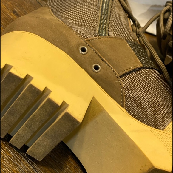 Women’s Steve Madden Carli Taupe Combat Boot Sz 9 - Picture 2 of 11